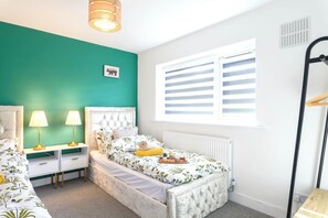 4 Schlafzimmer, Bügeleisen/Bügelbrett, kostenloses WLAN, Bettwäsche