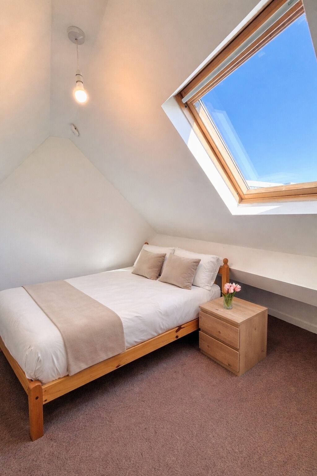 3 slaapkamers, een bureau, een strijkplank/strijkijzer, gratis wifi