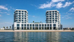 Exterior - Oceanfront Studio by Blue Bay Walk, Free Parking (Ajmal Makan)