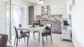Casa, 2 camere da letto, vista giardino | Pasti