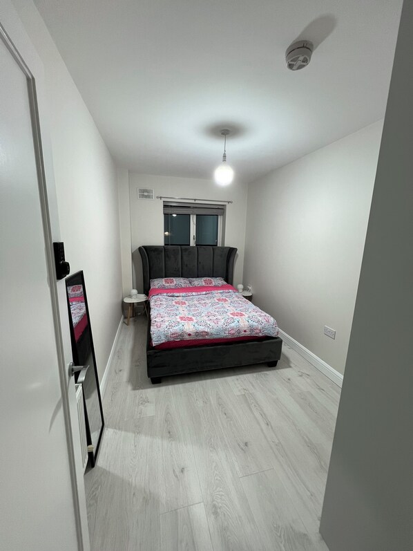 3 bedrooms, iron/ironing board, Internet, bed sheets