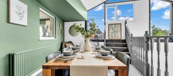 Stylish 4 Bed Stay | Ample Parking | Near Chester