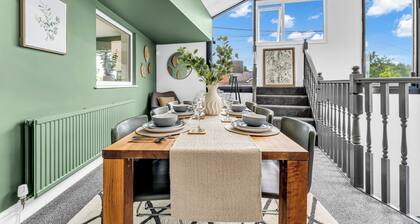 Stylish 4 Bed Stay | Ample Parking | Near Chester