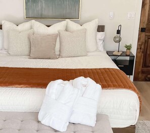 4 bedrooms, WiFi, bed sheets