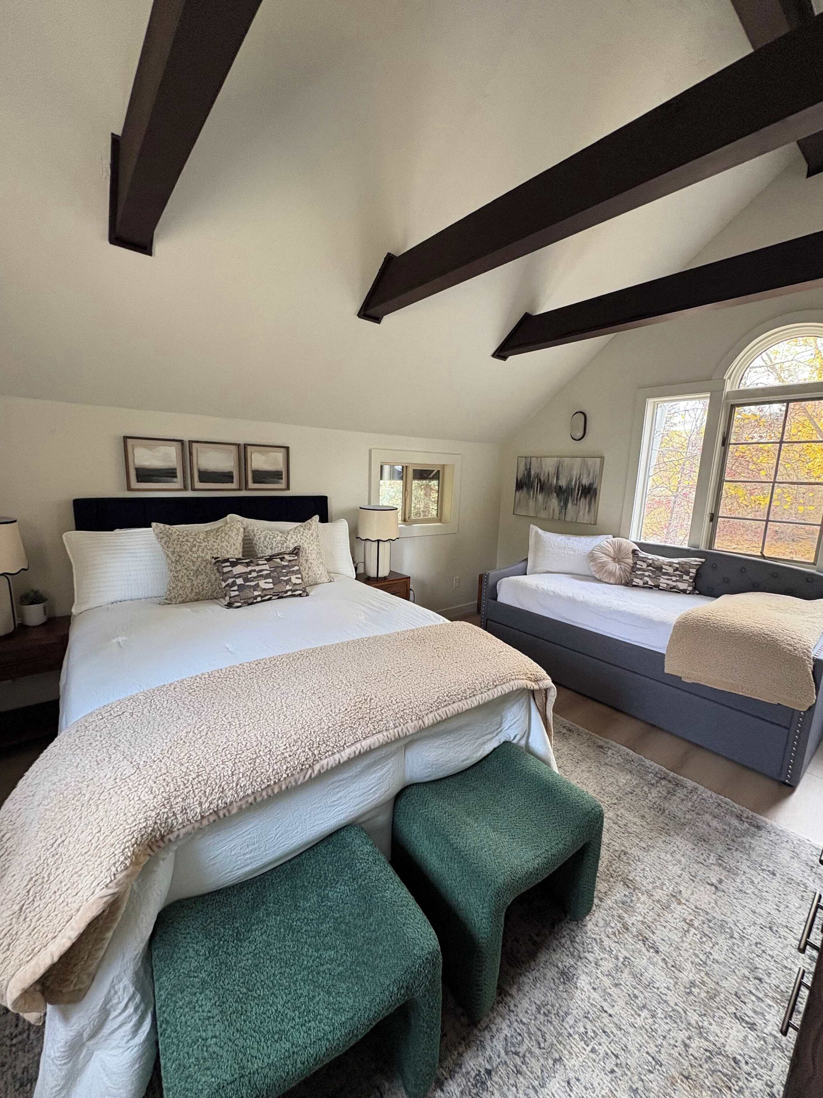 4 bedrooms, WiFi, bed sheets