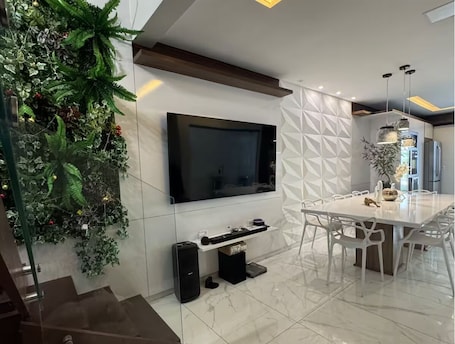 Dining. Entire house with air conditioning and 3 bedrooms.
