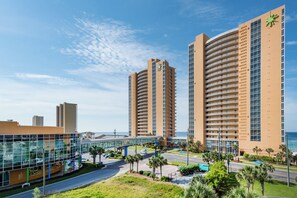 Exterior - 🩴☀️Gulf-Front Condo | Lazy River + Mini Water Park | Splash 1003W🩴☀️ (Panama City Beach)