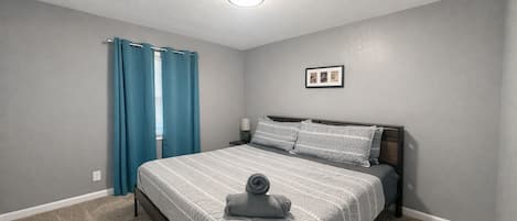 4 bedrooms, iron/ironing board, WiFi, bed sheets