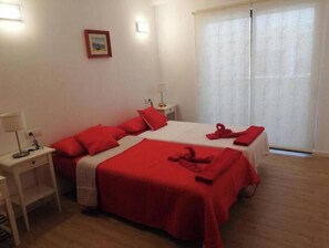4 Schlafzimmer, Bügeleisen/Bügelbrett, WLAN, Bettwäsche