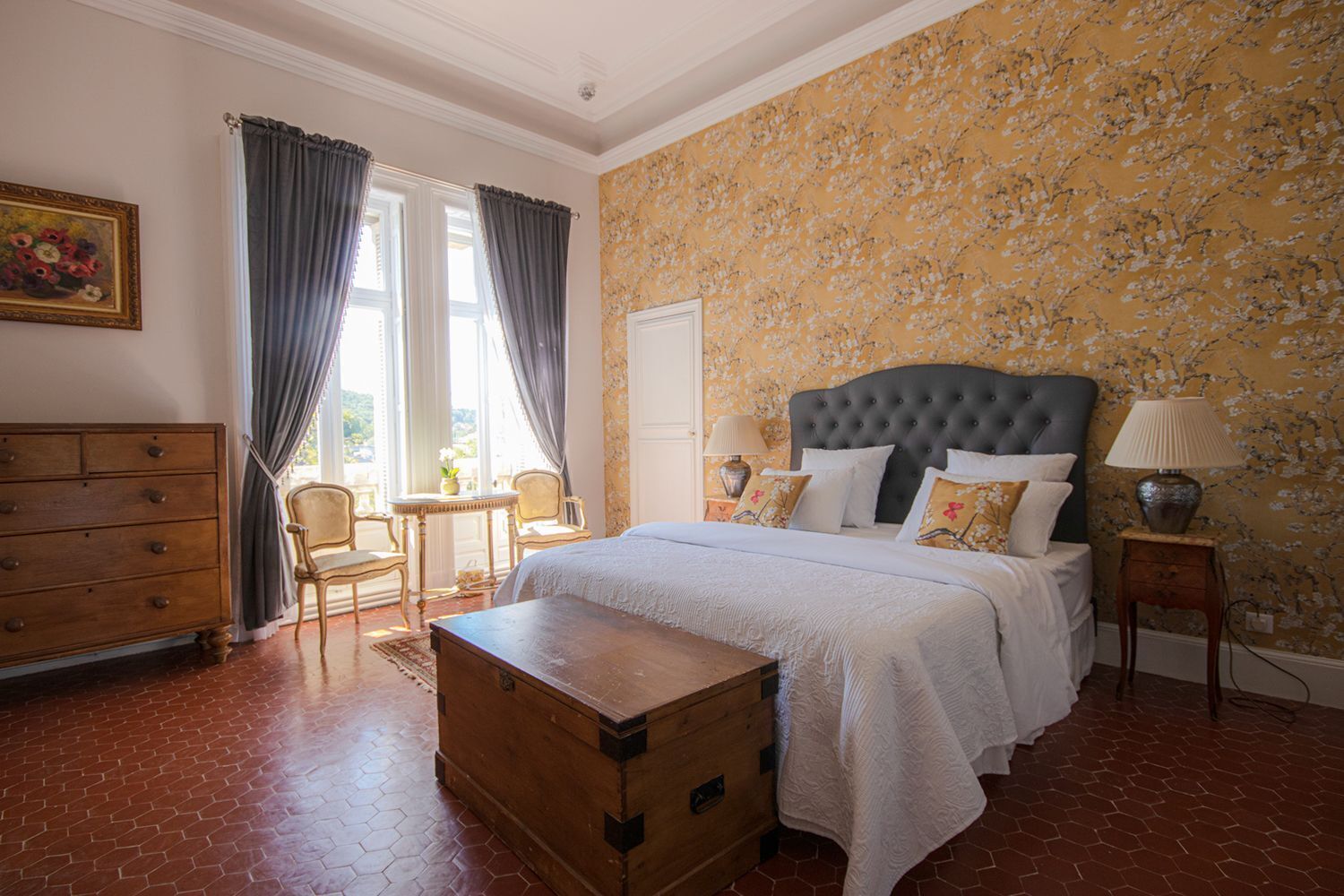 8 chambres, fer et planche à repasser, accès Internet, draps fournis