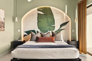5 habitaciones, escritorio y tabla de planchar con plancha 