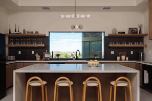 Fridge, microwave, oven, stovetop - Villa Solara│Pool Pickleball Sauna Stargazing dome (Joshua Tree)