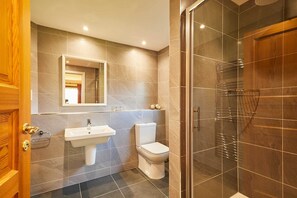 Shower, shampoo