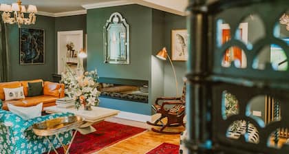 Skylarke - Five Bedroom Castle, Sleeps 10