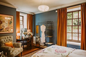 5 Schlafzimmer, Bügeleisen/Bügelbrett, Internetzugang, Bettwäsche