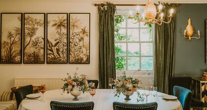 Skylark - Five Bedroom Castle, Sleeps 10