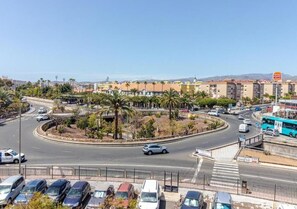 Parking - Central apartment close to everything with swimming pool and parking. (San Bartolomé de Tirajana)