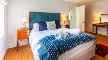 3 bedrooms, iron/ironing board, Internet, bed sheets