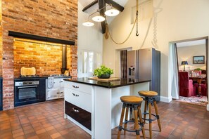 Dishwasher, high chair - Clock Coach House - Five Bedroom Villa, Sleeps 10 (Alveley)