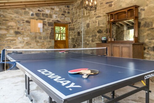 Welsh Coach House - Five Bedroom Villa, Sleeps 9