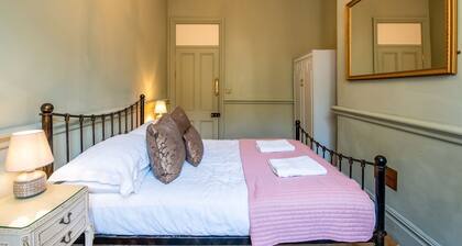 Filigree Manor - Dix Chambres Villa, Couchages 29