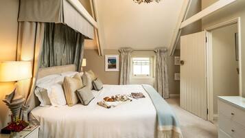 1 bedroom, iron/ironing board, Internet, bed sheets