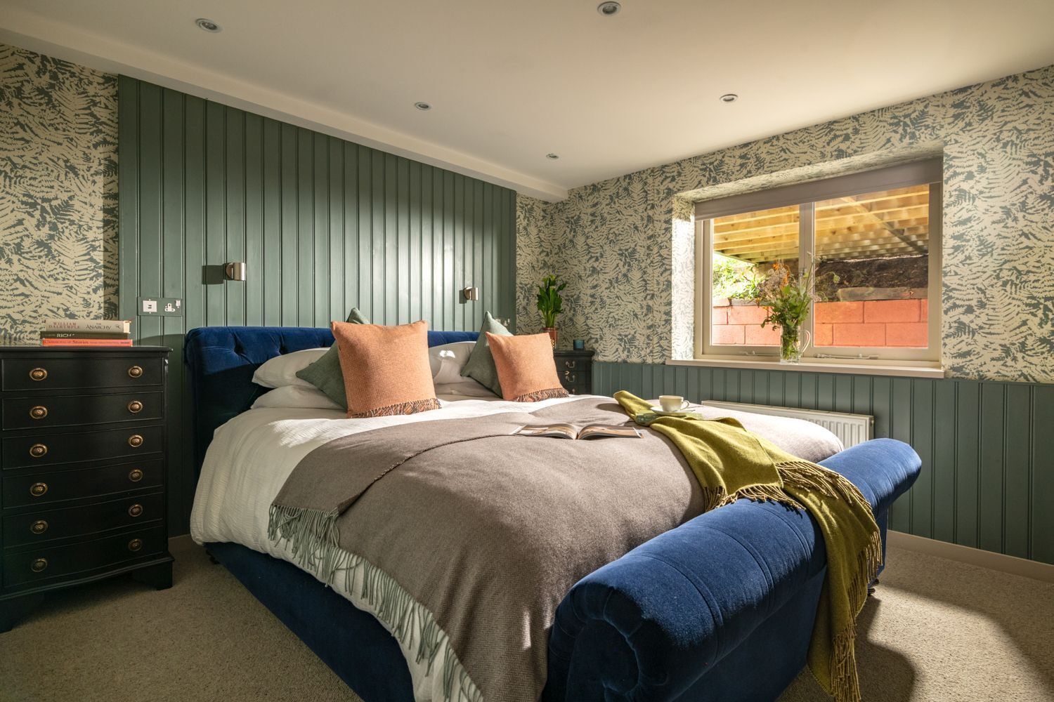 4 bedrooms, iron/ironing board, Internet, bed sheets