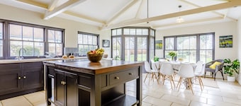 Sandon Manor - Seven Bedroom Villa, Sleeps 16