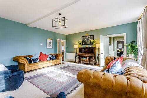 Sandon Manor - Sept Chambres Villa, Couchages 16