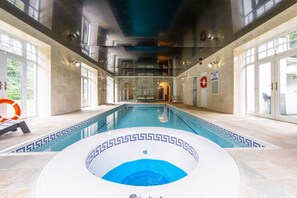 Innenpool, beheizter Pool