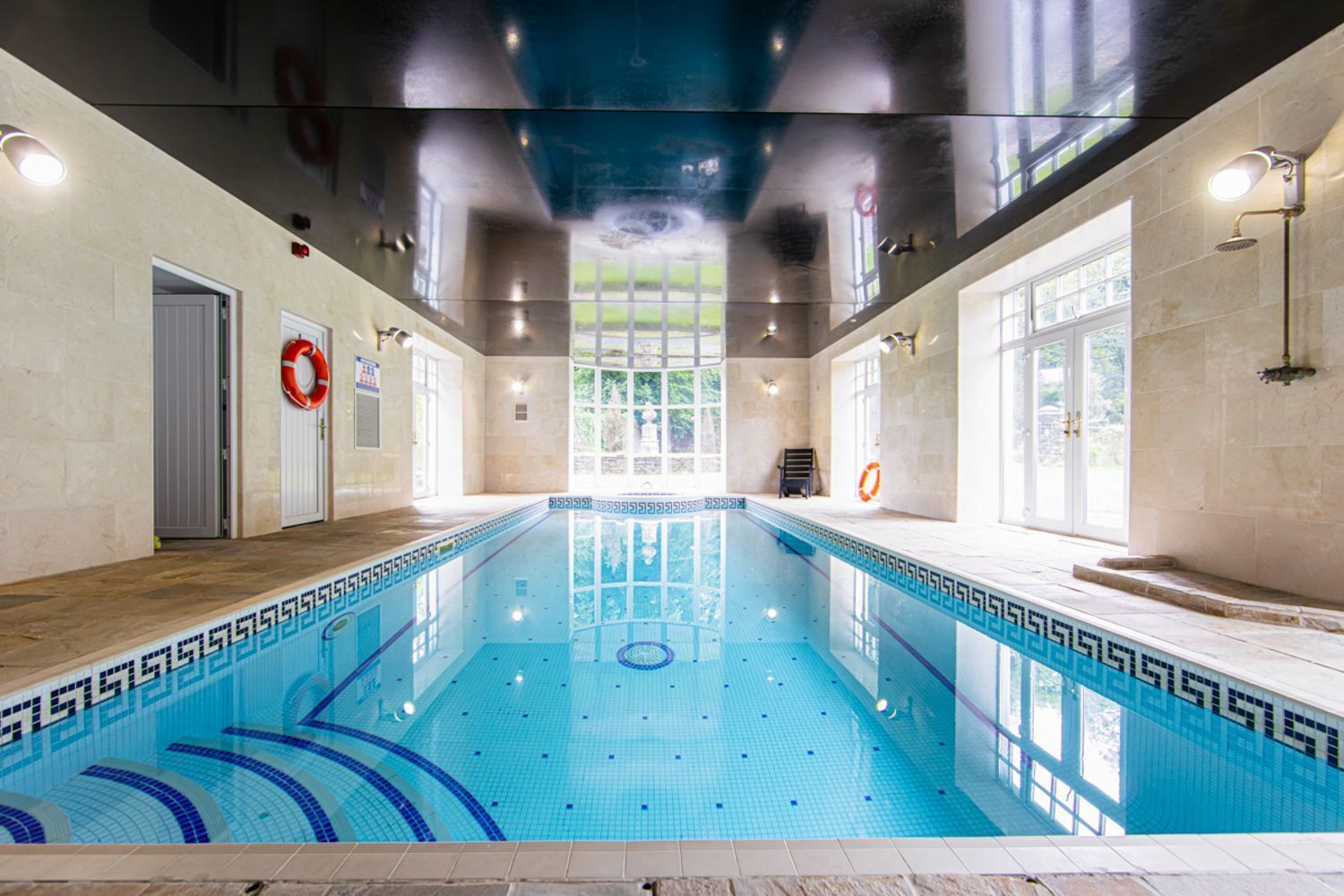 Piscine couverte, piscine chauffée