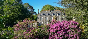 Pendragon Manor - Nine Bedroom Villa, Sleeps 18
