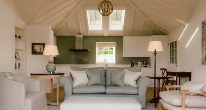 Hillside Cottage - Two Bedroom Villa, Sleeps 4