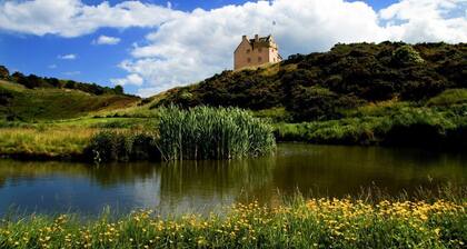 Fenton Tower Estate - Ten Bedroom Villa, Sleeps 20