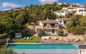 Exterior - La Scilla Bianca - Five Bedroom Villa, Sleeps 10 (Pantogia)