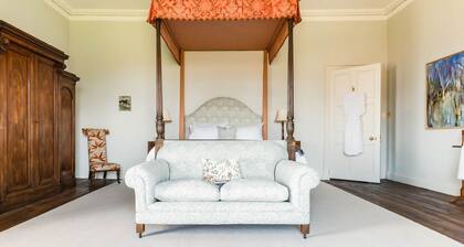 Fife Castle - Sechzehn Schlafzimmer Villa, Schläft 30