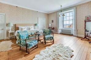 16 bedrooms, iron/ironing board, Internet, bed sheets