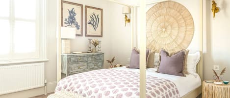 5 Schlafzimmer, BĂŒgeleisen/BĂŒgelbrett, Internetzugang, BettwĂ€sche