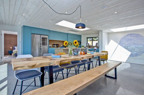 Pebble Shore - Four Bedroom Villa, Sleeps 8