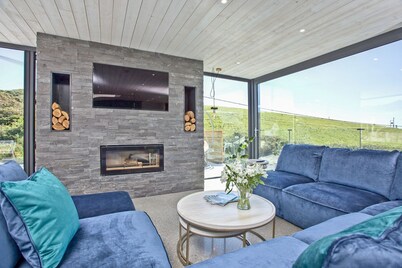 Pebble Shore - Four Bedroom Villa, Sleeps 8