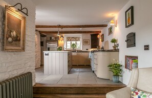 Interior - Little Manor - Five Bedroom Villa, Sleeps 10 (Grosmont)
