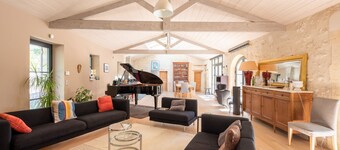 Chateau Art De Vivre
