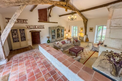 Le Manoir Les Sines - Neuf Chambres Villa, Couchages 18