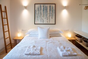 1 bedroom, iron/ironing board, internet, bed sheets