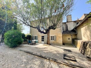 Outdoor dining - La Petite Pierre - Three Bedroom Villa, Sleeps 6 (Mouriès)