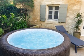 Terrace/patio - La Petite Pierre - Three Bedroom Villa, Sleeps 6 (Mouriès)