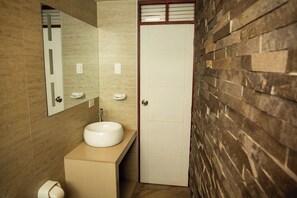 Bathroom - H Montalvo (Moquegua)