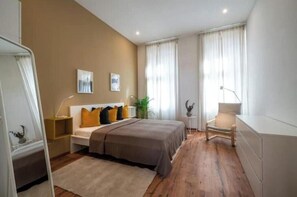 1 bedroom, iron/ironing board, WiFi, bed sheets - Central 80 sqm city apartment (No. 2) for 3 pers. (Saarbrücken)