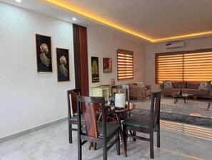 Interior - Samash Villa Foxdale – Spacious 2-Bedroom Stay with Balcony & Garden Views (Lusaka)
