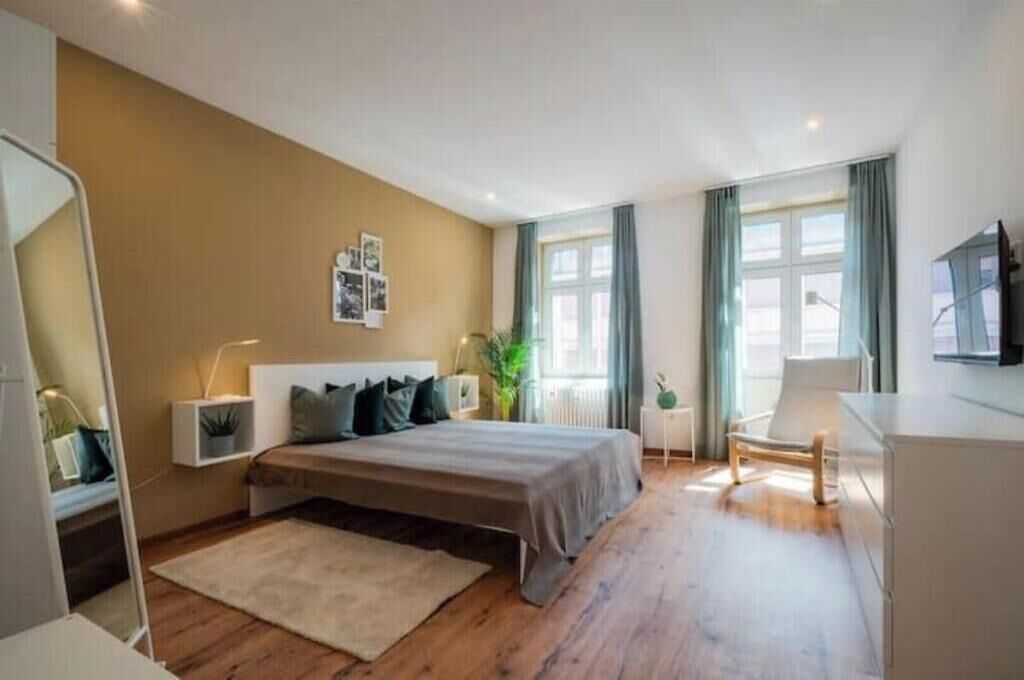 1 habitación, tabla de planchar con plancha, wifi y ropa de cama 